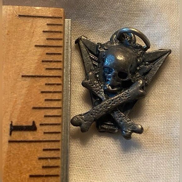 Skull And Crossbones Pendant Silver Tone 3/4” Pirate Goth - Picture 3 of 3